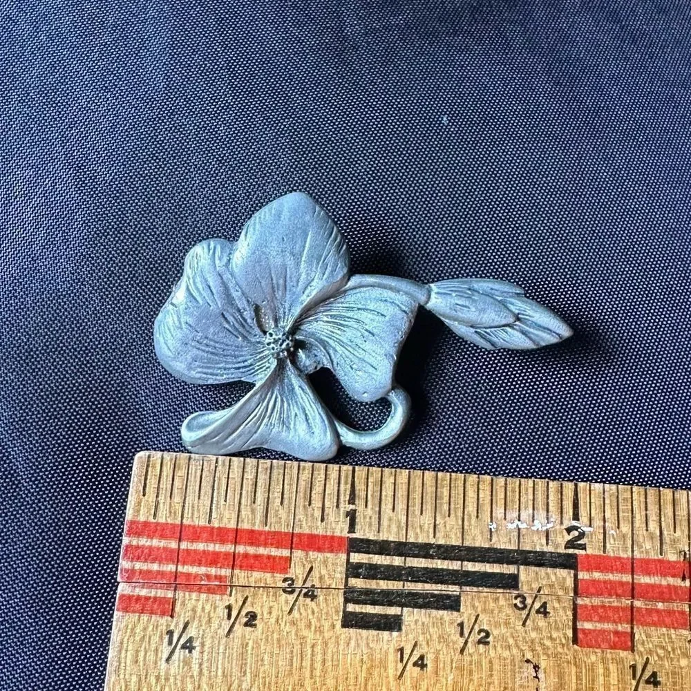 Vintage Pewter Floral Brooch Pin Pendant, 1993 Blue Mist Pewter Ltd